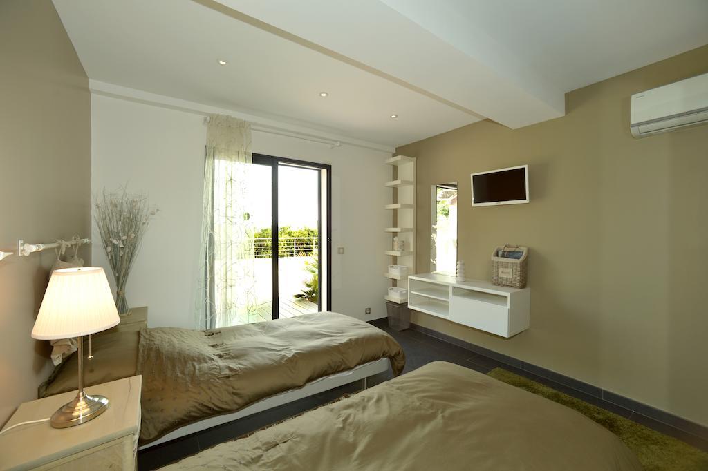 Villa Louancelie B&B Cavalaire-sur-Mer Quarto foto
